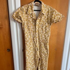 Big bud press yellow daises coveralls sz L